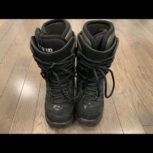 32 Ultralight Men’s Snowboard Boots